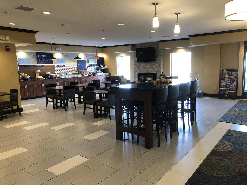Holiday Inn Express Hotel & Suites Circleville By Ihg Екстер'єр фото